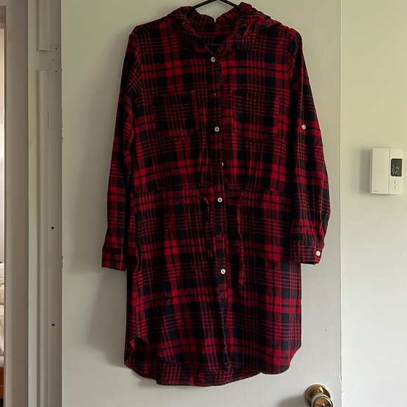 Cozy Plaid Hooded Shirt Dress with Pockets size M - Picture 1 of 3